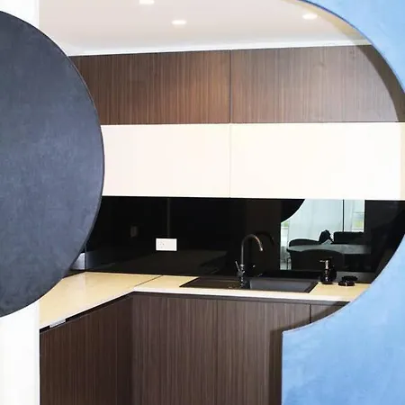 Preslav - Luxury Near A Metro Station Apartament *