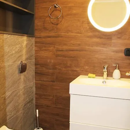 Preslav - Luxury Near A Metro Station *